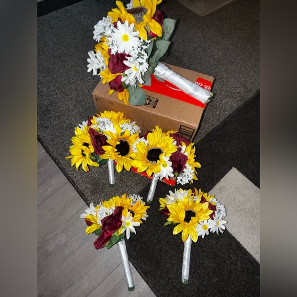 Artificial flower bouquets - Picture 3 of 3